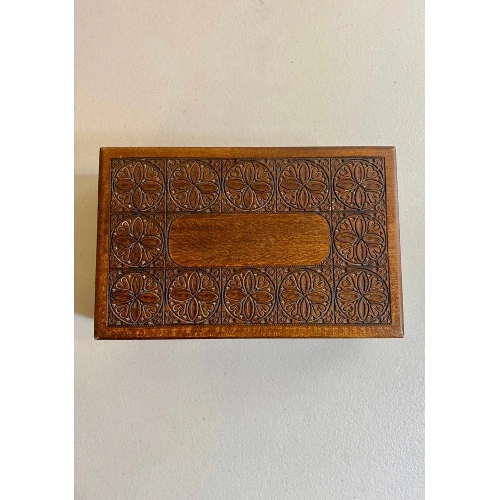 Vintage‎ Swiss Reuge Carved Wooden Music Box/Jewelry Box